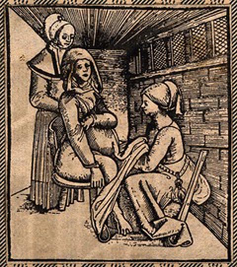 Eine Schwangere auf dem Geburtsstuhl (Holzschnitt 1513).Foto: zVg