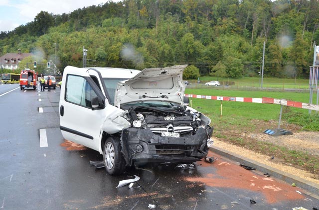 Der beschädigte Personenwagen. Foto: Polizei BL 