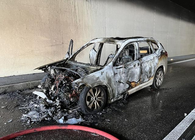 Der alarmierten Regio Feuerwehr Lenzburg gelang es, den Brand rasch zu löschen.  Foto: Polizei AG