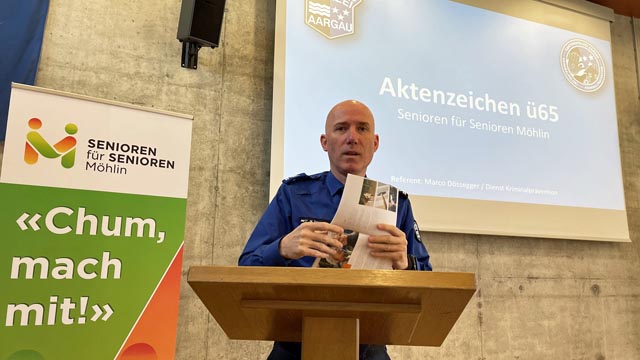 Referent Marco Dössegger warnte eindringlich vor den vielen Betrugsmaschen, die es mittlerweile gibt. Foto: zVg