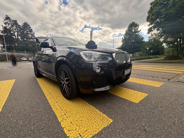 In Wohlen wurde eine Fussgängerin verletzt, nachdem ein Auto sie angefahren hatte.