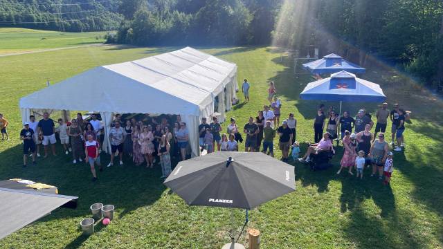 Volley Smash 05 Laufenburg-Kaisten feierte mit eine grosses Party sein 20-jähriges Bestehen – mit aktuellen und ehemaligen Vereinsmitgliedern. Foto: zVg